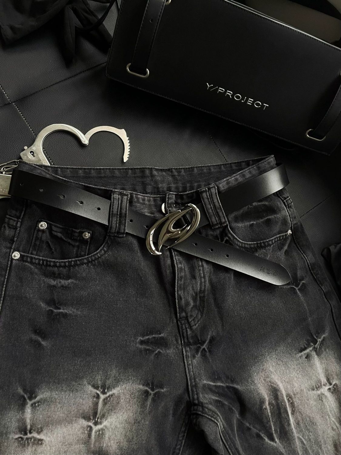 Avant-Garde Metal Buckle Leather Belt Unisex Waist Belt