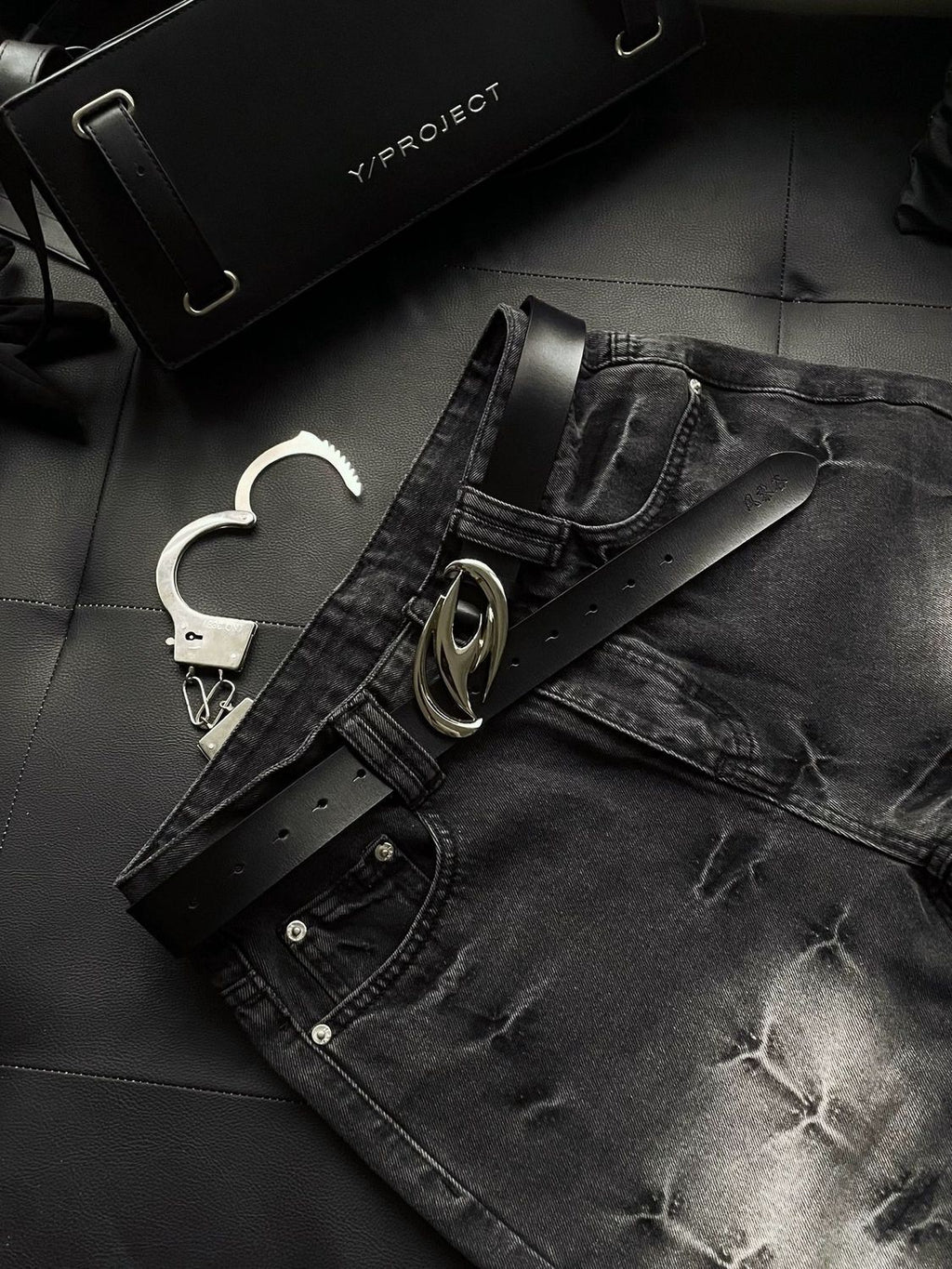 Avant-Garde Metal Buckle Leather Belt Unisex Waist Belt