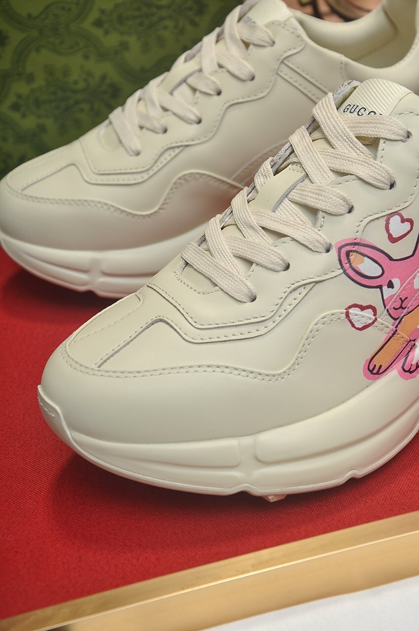 Gucci Cream Graphic Sneakers