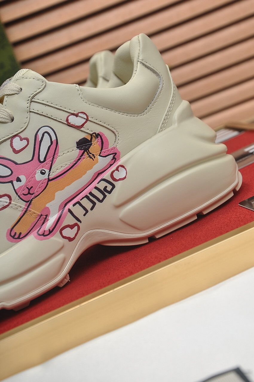 Gucci Cream Graphic Sneakers