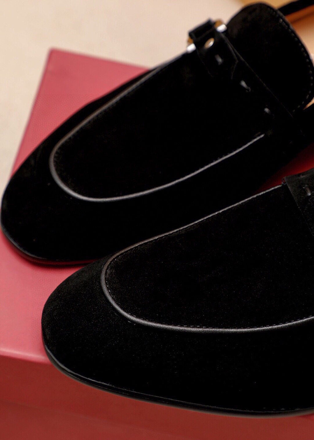 Ferragamo Black Hardware Loafers