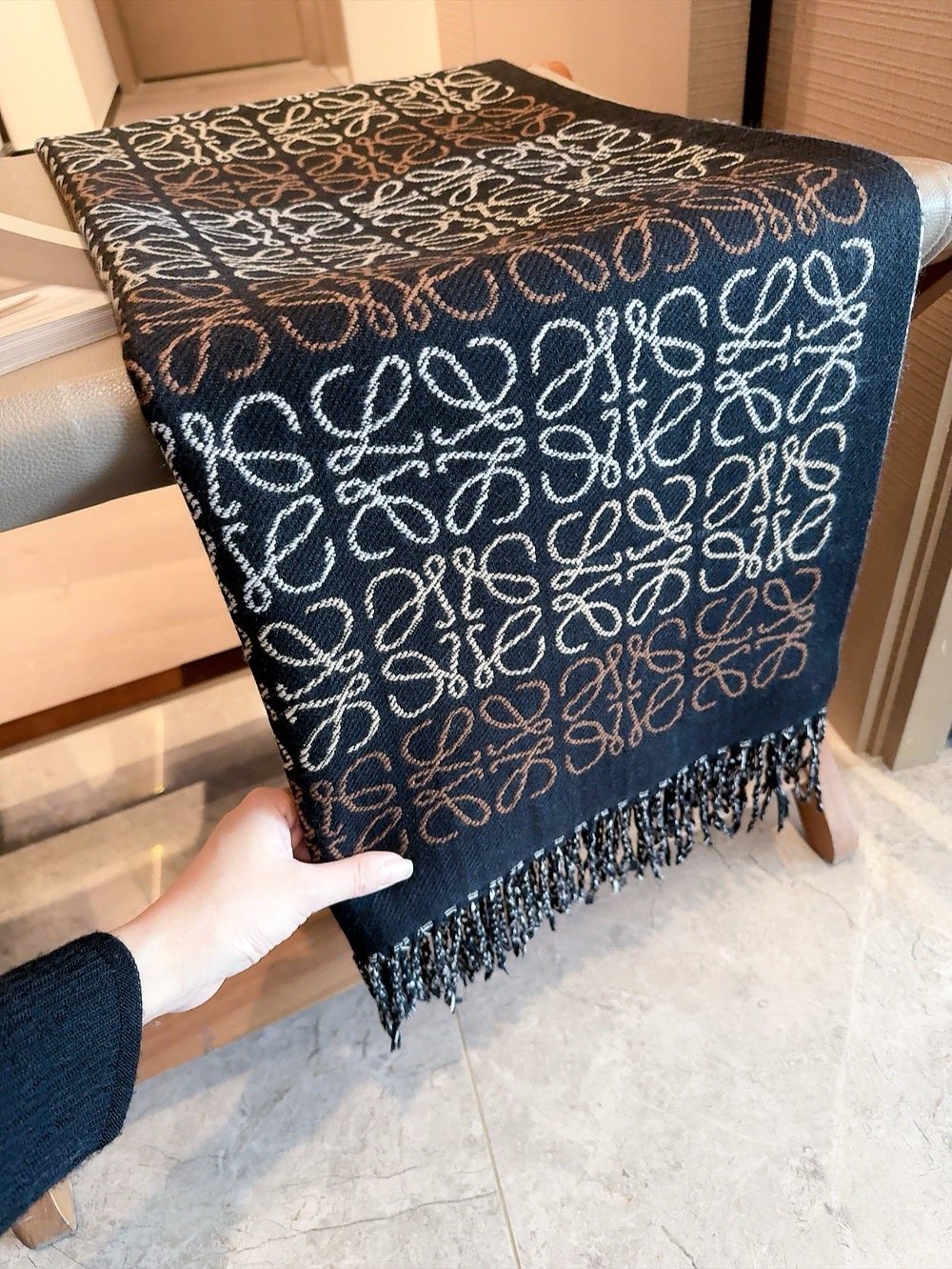 Black Multicolor Loop-Pattern Fringed Scarf